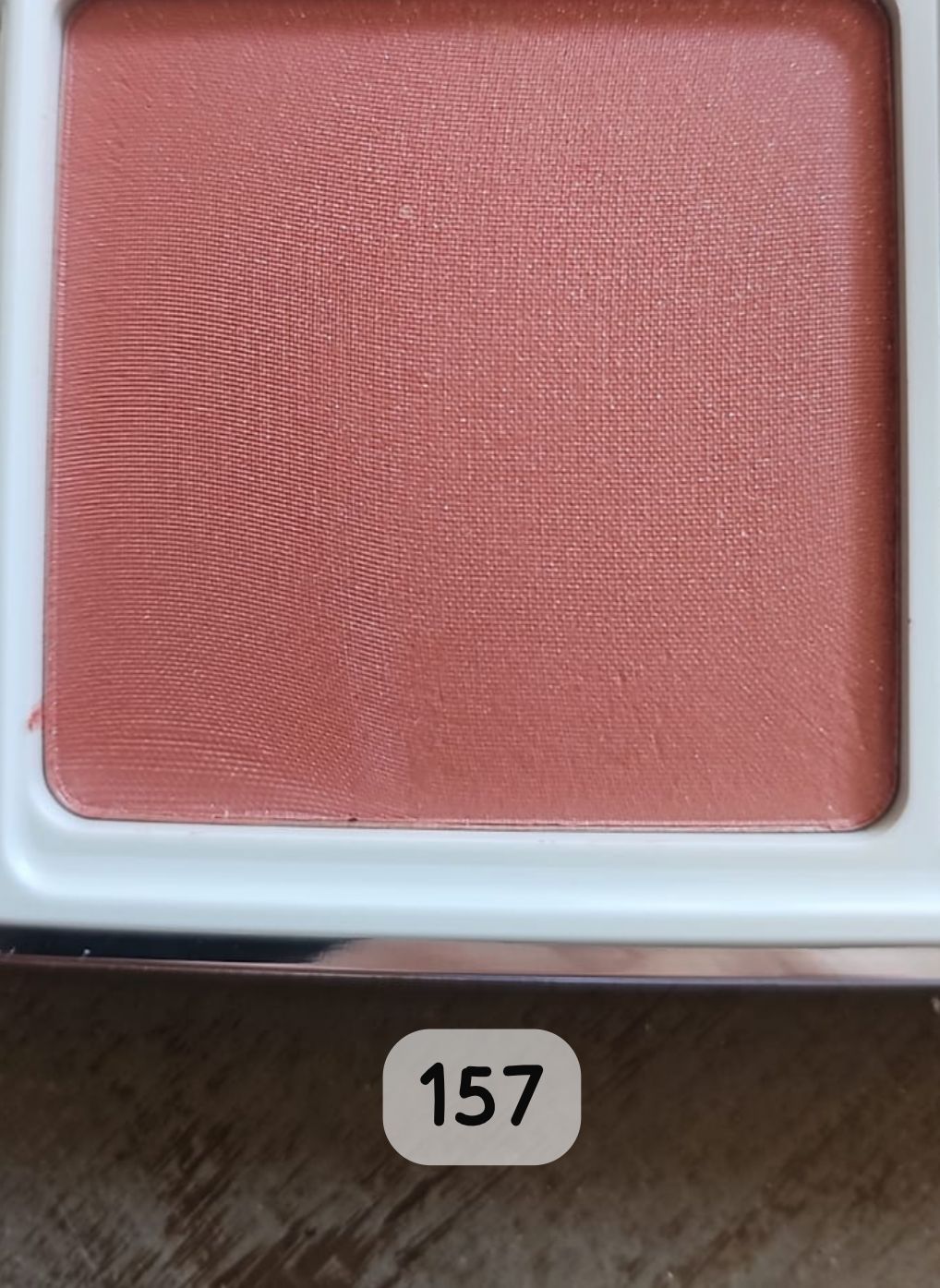Compact blusher - Additional Image 4