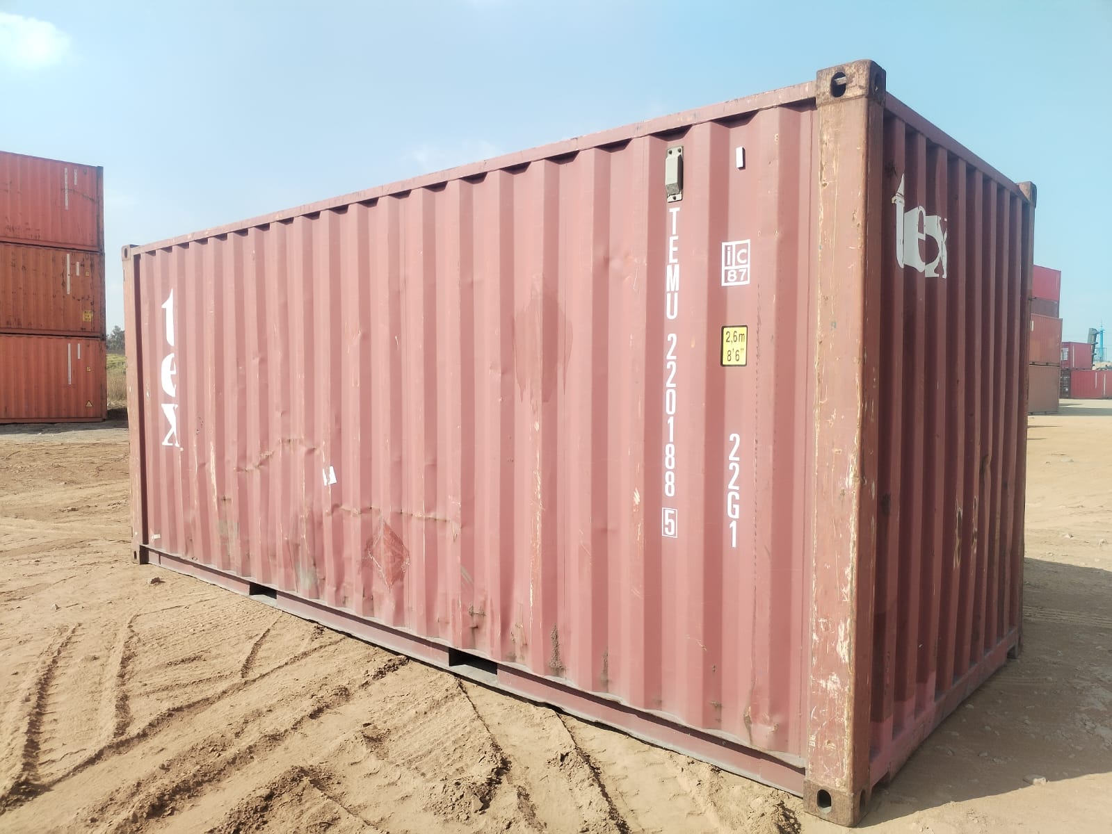 Storage containers