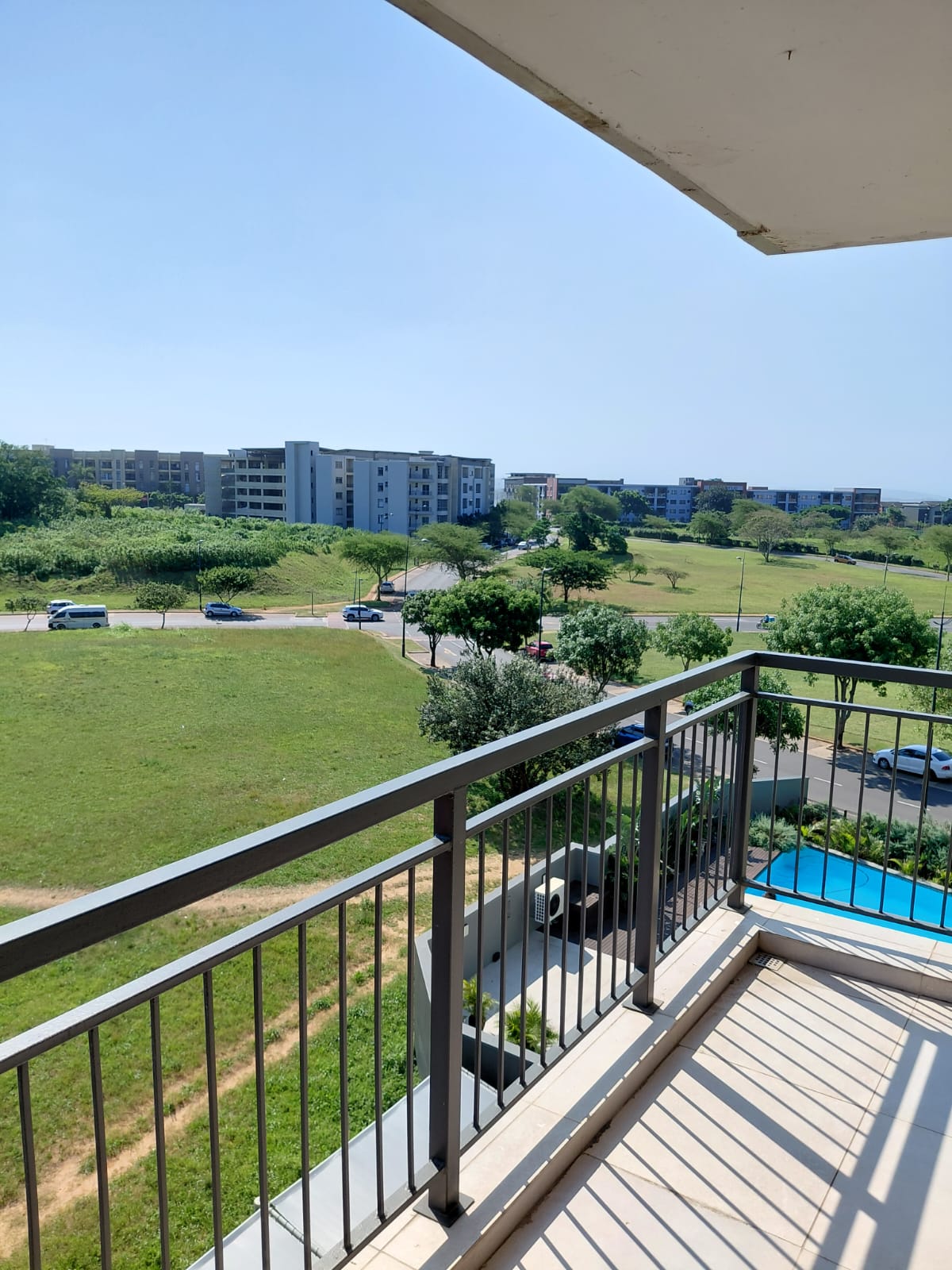 Deluxe Studio with pool views image 2